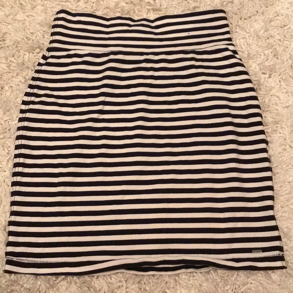 🌟 NWOT 🌟 STRIPED LOOSE PENCIL SKIRT 🌟